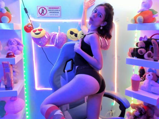 ChloeSorni - Live porn &amp; sex cam - 18190758