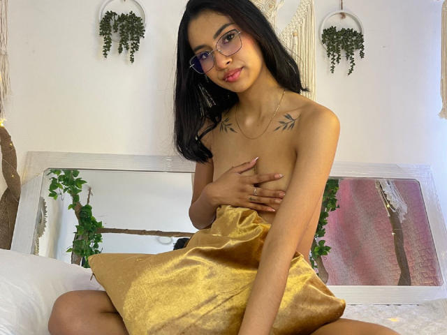 ViolettaBrown - Sexe cam en vivo - 18192270