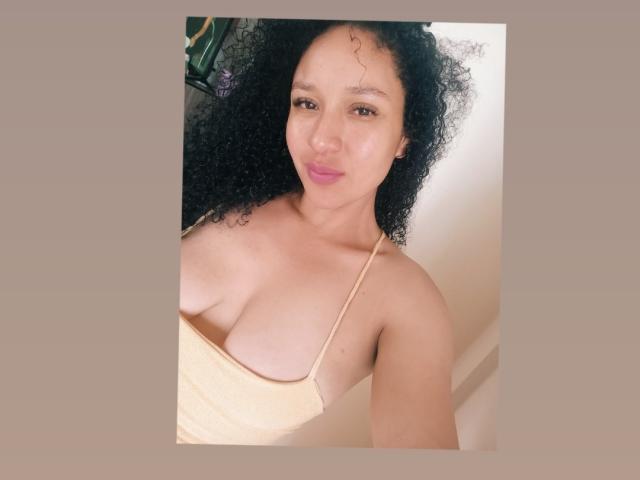 MelaniMouille - Live porn &amp; sex cam - 18194450