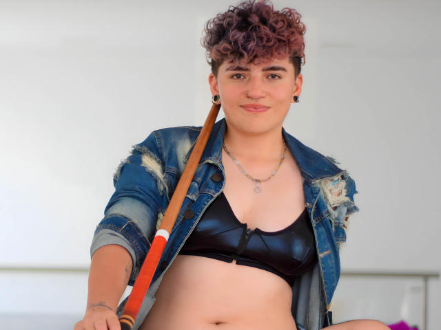 EmilyAndAdelee - Sexe cam en vivo - 18195250