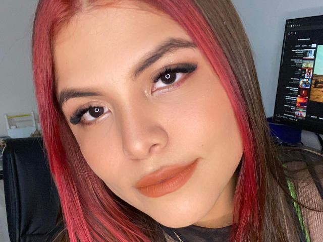 LuciaRobertz - Live sex cam - 18195758