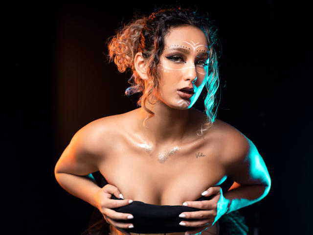 FloraSaenz - 라이브 포르노 &amp; 섹스 캠 - 18204518