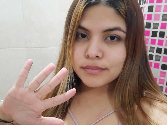 LuciaRobertz - Live sex cam - 18210034