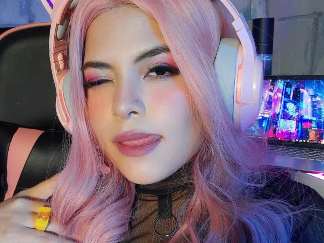 LuciaRobertz - Live sex cam - 18210294