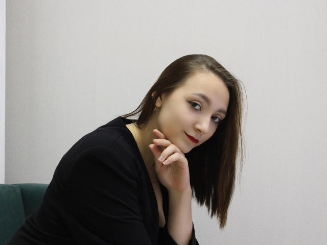 EllyHolmes - Live porn &amp; sex cam - 18219490