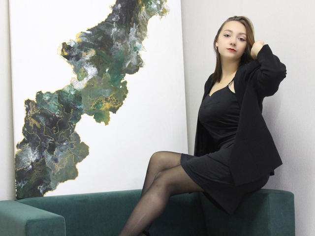 EllyHolmes - Live porn &amp; sex cam - 18219494