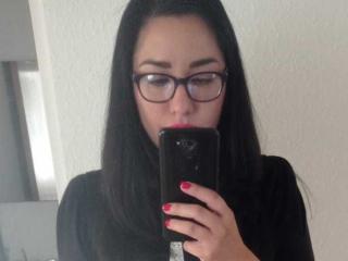 EmilyLatinax - Sexe cam en vivo - 18221090