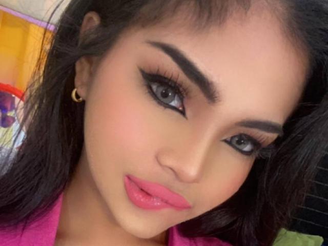 AdrianaQueenTS - сексуальная веб-камера в реальном времени - 18221454