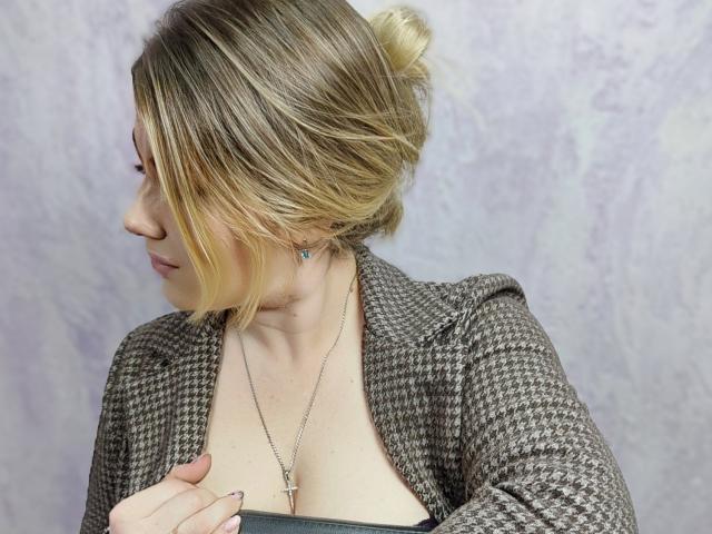 SofiaLux - Live porn &amp; sex cam - 18226422