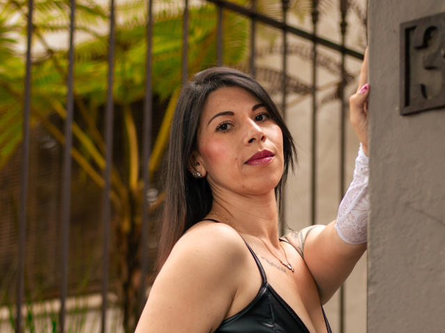 LauraaVelez - Sexe cam en vivo - 18236382