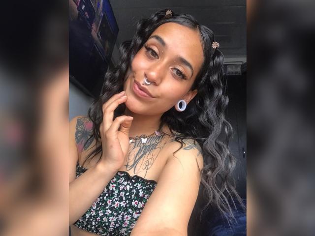 ZaraJoy - Live porn &amp; sex cam - 18237238