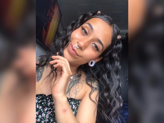 ZaraJoy - Élő pornó és szexkamera - 18237258