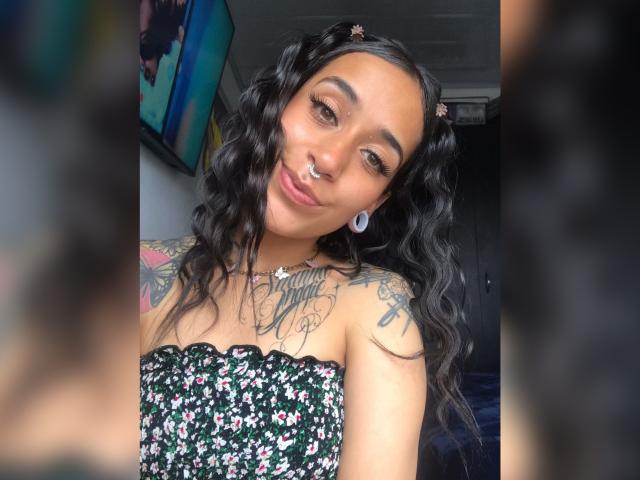 ZaraJoy - ライブポルノ&amp;セックスカム - 18237278