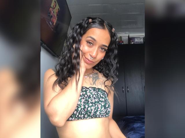 ZaraJoy - Live Sex Cam - 18237290