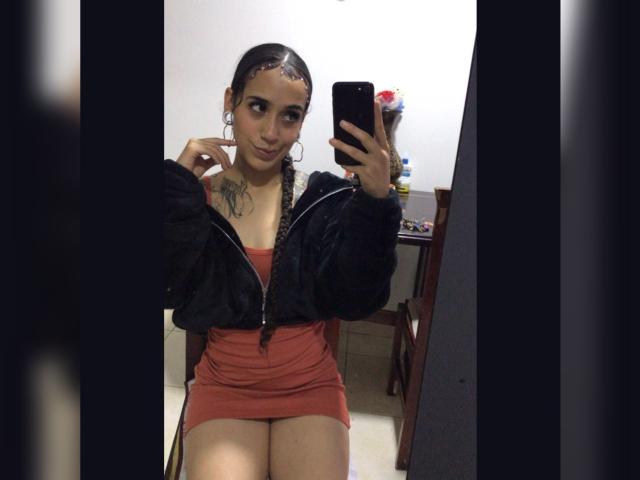 ZaraJoy - Live porn &amp; sex cam - 18237462