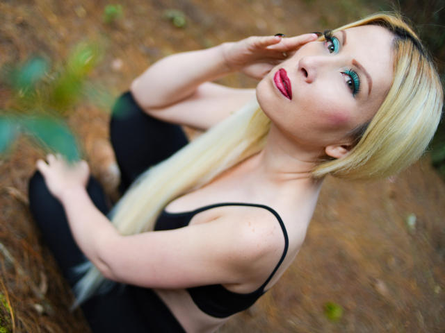 MiaLaurenty - Live sex cam - 18238594