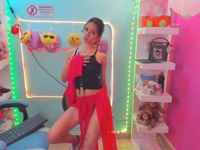 ChloeSorni - Live porno og sexkamera - 18243818