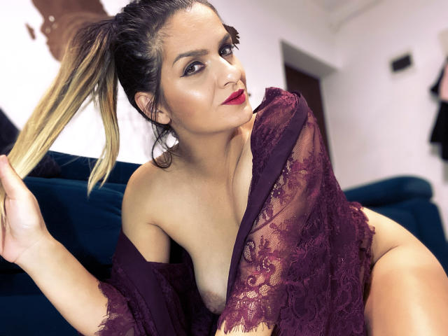 ReveMignoneX - Live porn &amp; sex cam - 18247834