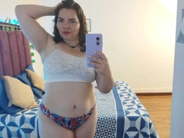 AlejaMarkuzzi - Live porn &amp; sex cam - 18252774