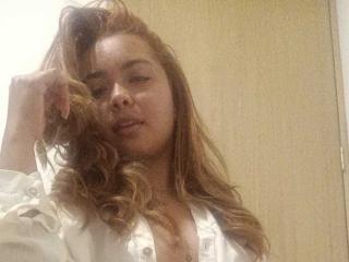 QueenEmery - Sexe cam en vivo - 18253762