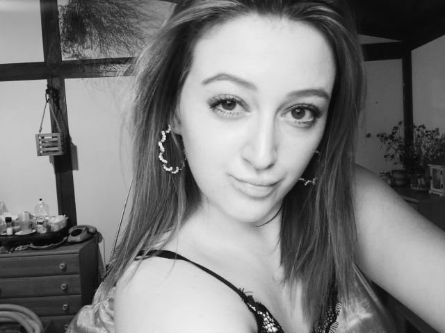 AliceDiamond - Live porn &amp; sex cam - 18271618