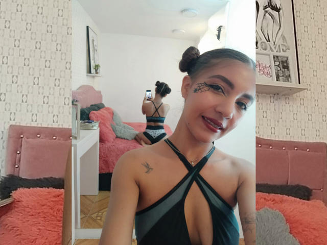 KellyGrace - Live sex cam - 18278534