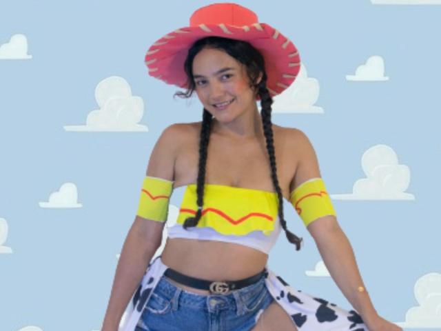 KarlyeKroes - Live sexe cam - 18280562