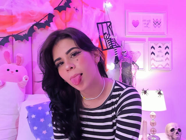 KeriAnn - Live sex cam - 18300558