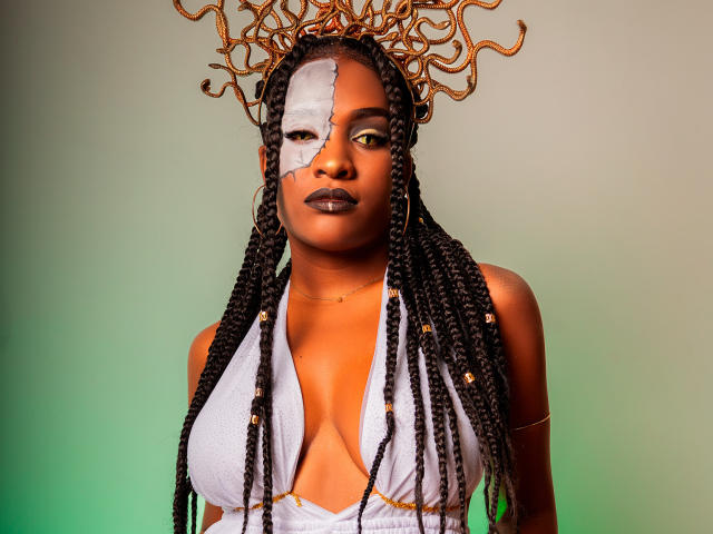 MelanieHardy - Sexe cam en vivo - 18300782