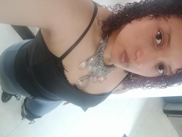 VioletaSwitch - Élő pornó és szexkamera - 18302346