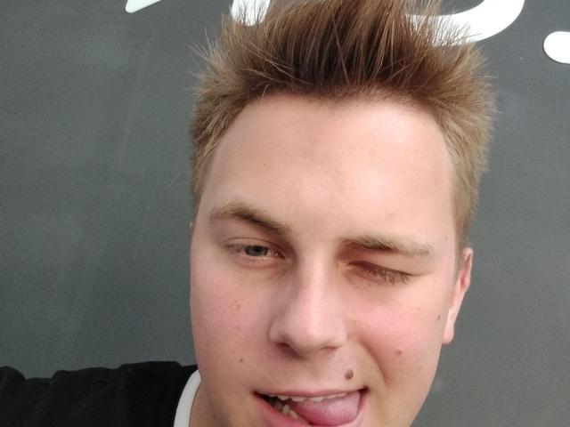 BruceSummer - Sexe cam en vivo - 18304422