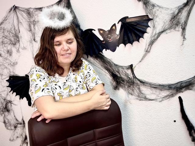 KiraGorobes - Live porn &amp; sex cam - 18304770