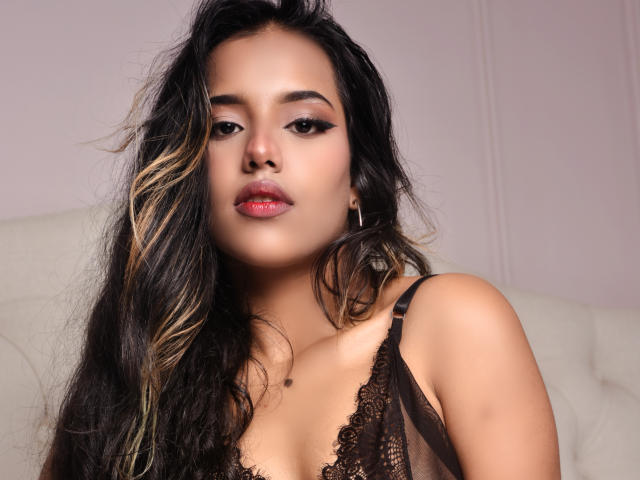 BrianaFrostt - Live sex cam - 18306358