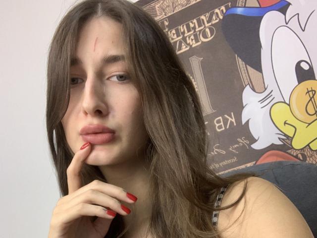 MoonLiza - Élő pornó és szexkamera - 18309150