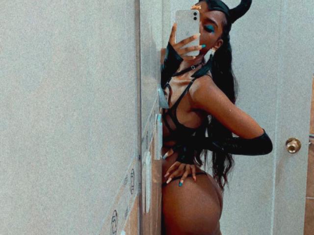 Roshell - Live porn &amp; sex cam - 18314082