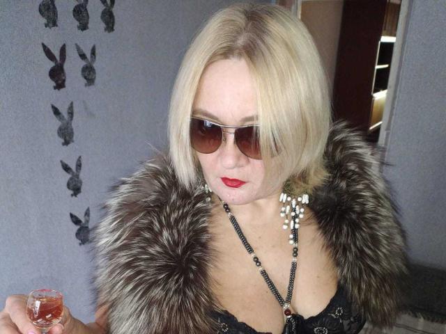 HelenaGloss - Live porn &amp; sex cam - 18317470