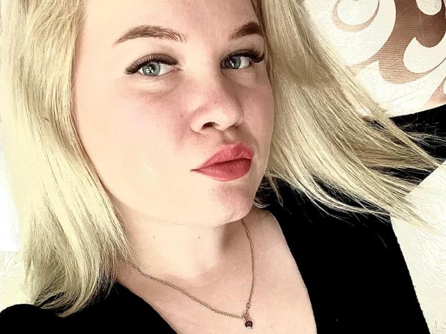 SophieStorm - Live porn &amp; sex cam - 18324726