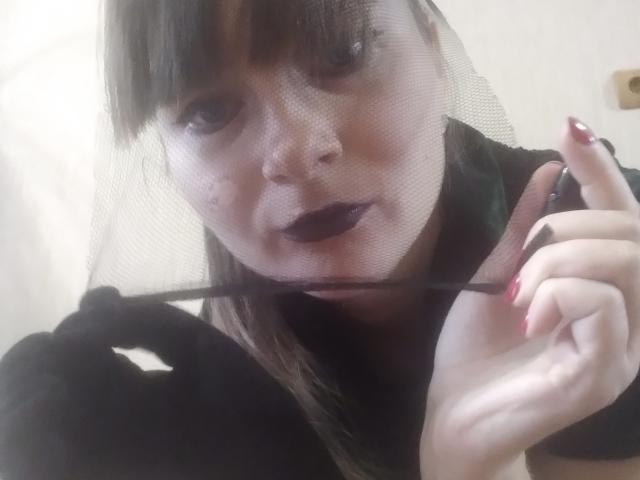 KiraGoldens - Live porno og sexkamera - 18330190