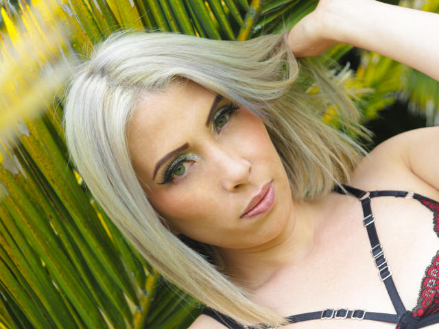 MiaLaurenty - сексуальная веб-камера в реальном времени - 18332054