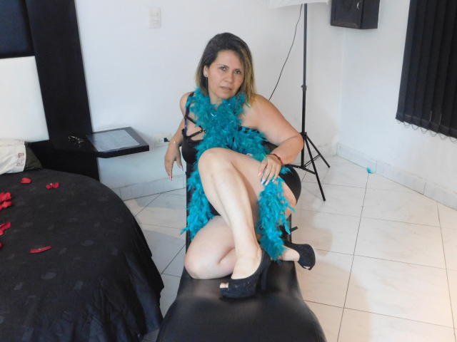 LesbianTrioMilfs - Live porno og sexkamera - 18335238