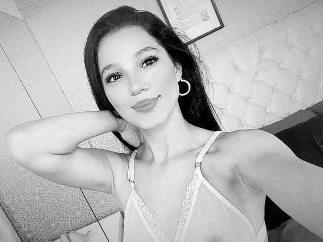 KatieBaker - Sexe cam en vivo - 18339802