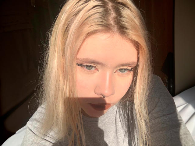 EvaAhCute - Sexe cam en vivo - 18340394