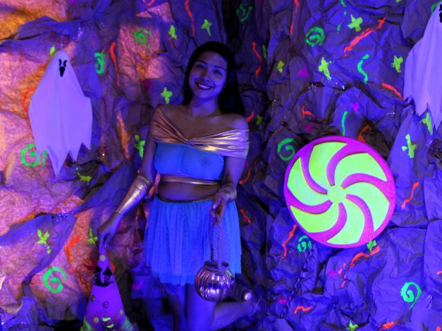 EmilyPrincessx - Live sex cam - 18341578