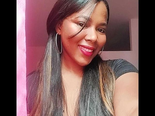 EmiraHot - ライブポルノ&amp;セックスカム - 18347558