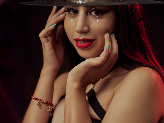 DarcyMoore - Live porn &amp; sex cam - 18348394