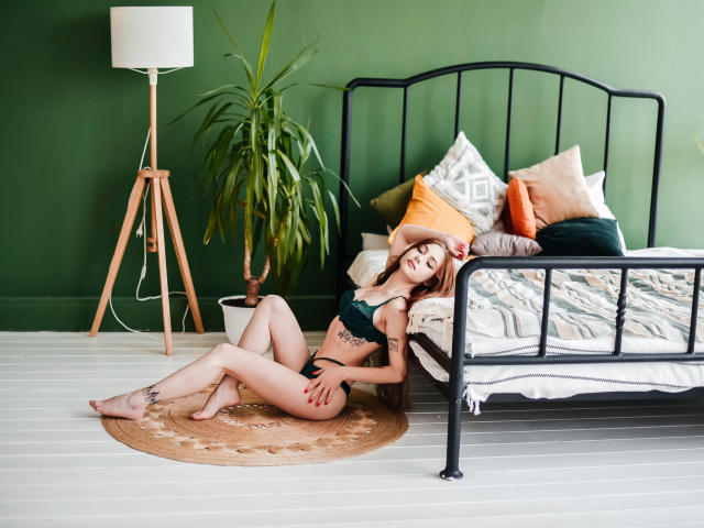 TessaHawkin - Live Sex Cam - 18351090