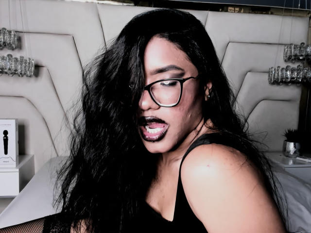 ZhaoMiller - Live sex cam - 18354202
