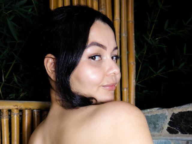 RoseThorm - Élő pornó és szexkamera - 18364622