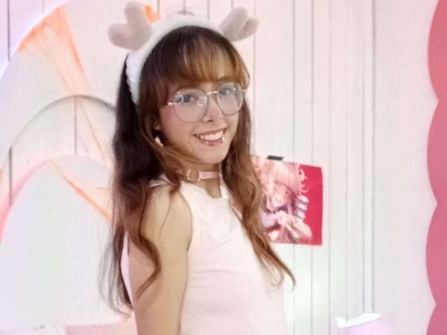 LilyLille - ライブポルノ&amp;セックスカム - 18368454