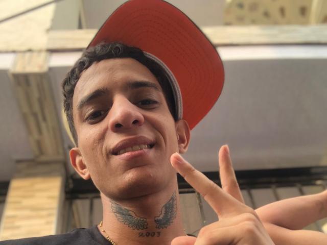 LuccasBigCock - Sexe cam en vivo - 18371586